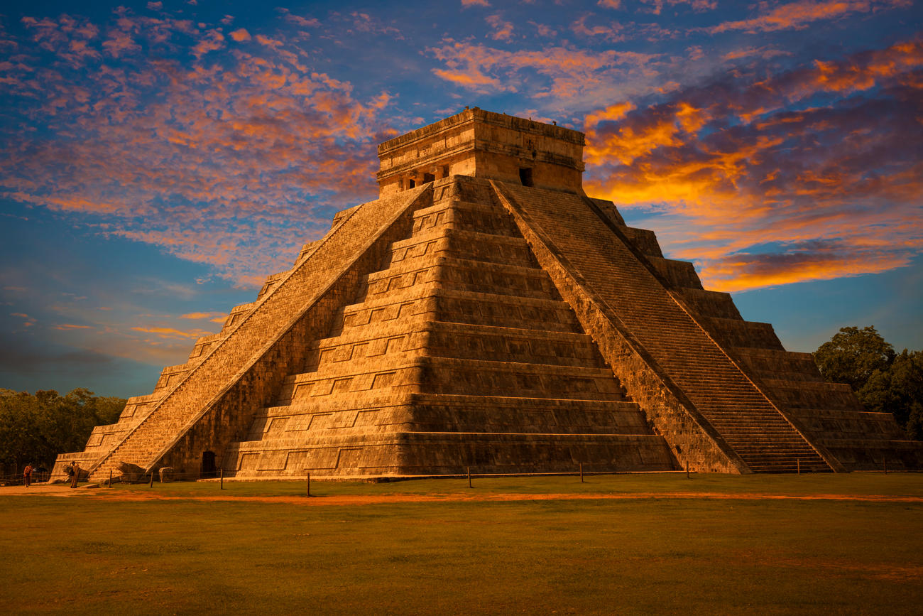 ¿Cuántas pirámides mayas siguen en pie en la actualidad?-1