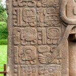 La epigrafía maya: revelando los secretos de la religión ancestral