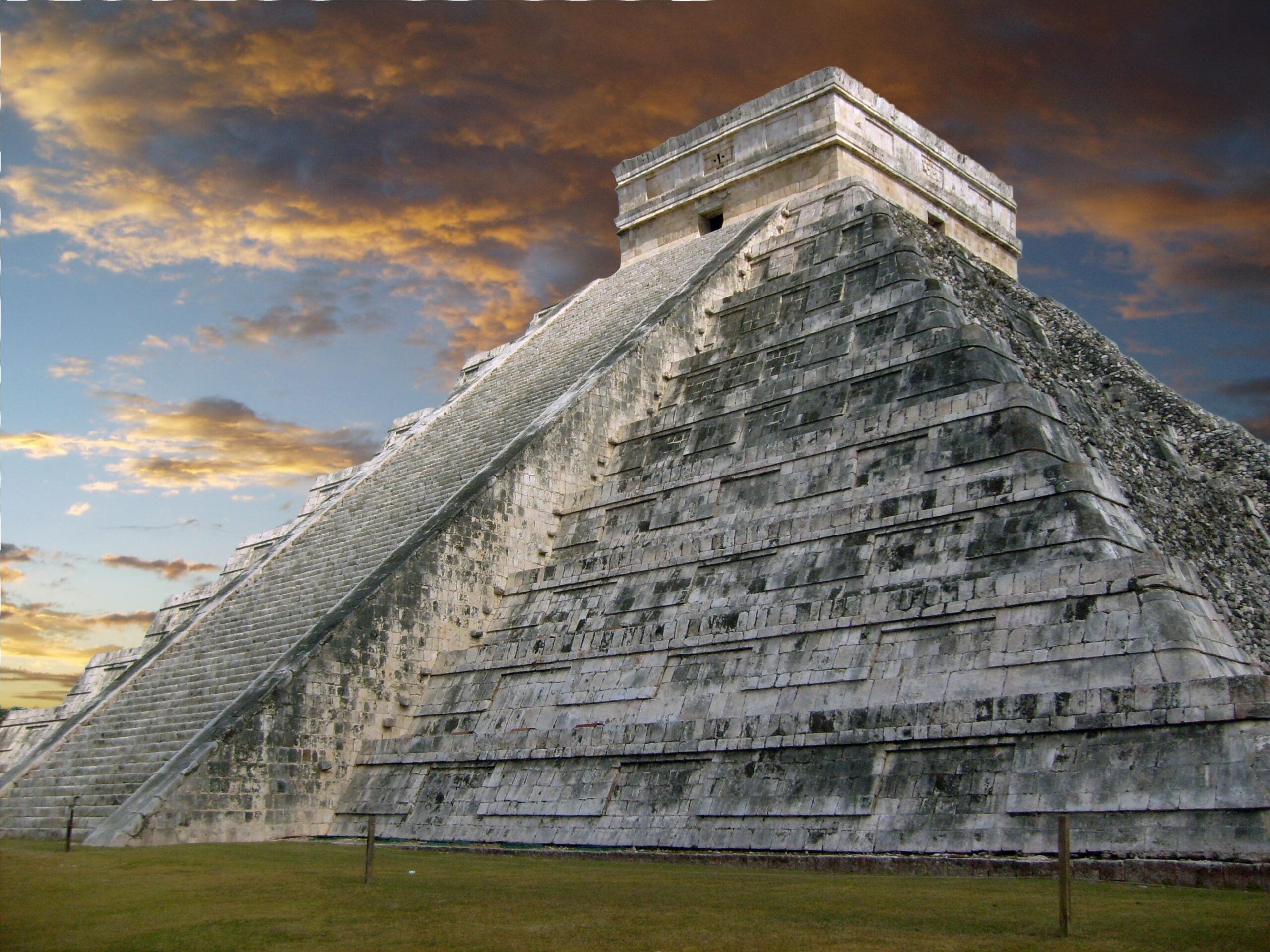 El propósito de las pirámides mayas: misterio y religión sagrada-1