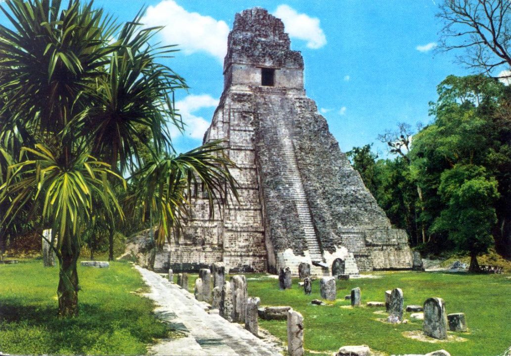 La mitología maya y su conexión con la agricultura y la naturaleza-1